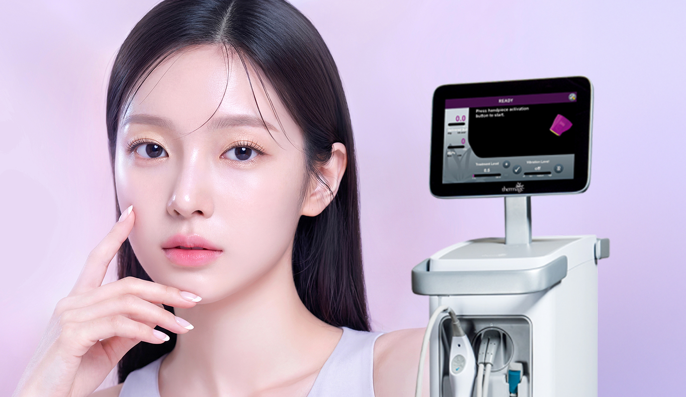 써마지 가격과 써마지 유명한 병원 추천 기준, 써마지 효과와 부작용을 설명하는 V&MJ피부과의원 AI써마지 시술 이미지